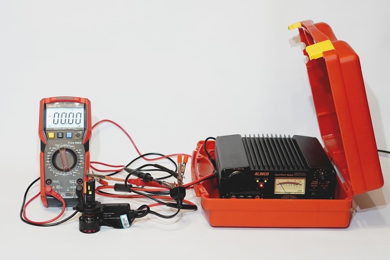 Светодиодные лампы в галогеновые фары: табу или иногда все же можно?