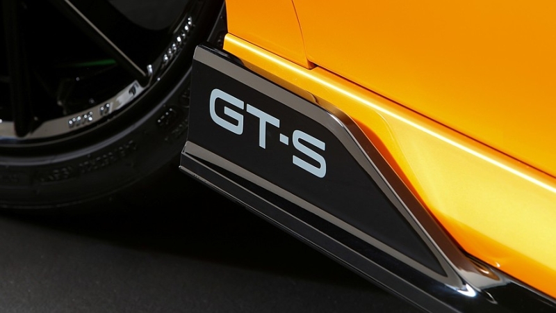 Toyota Camry GT-S: заниженная подвеска, мощные тормоза, яркий декор и слабый мотор