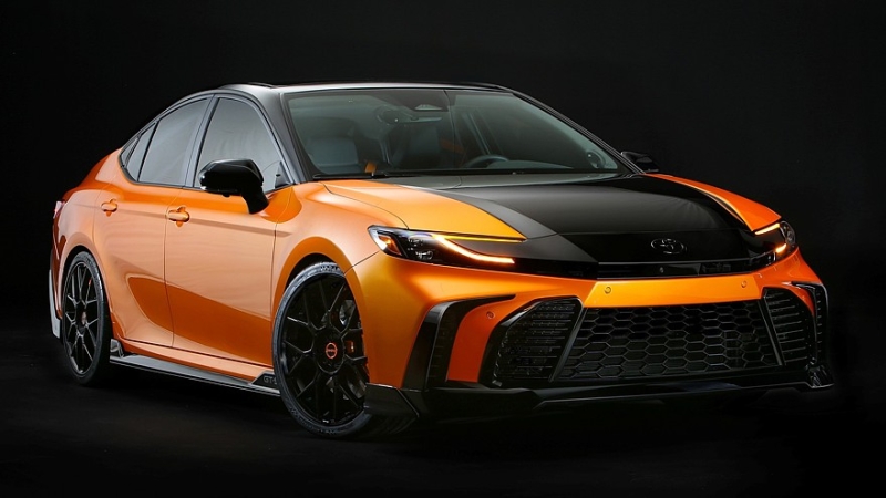 Toyota Camry GT-S: заниженная подвеска, мощные тормоза, яркий декор и слабый мотор