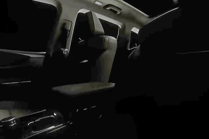 Анонсирован индийский семиместный электрокроссовер Mahindra XEV 9S