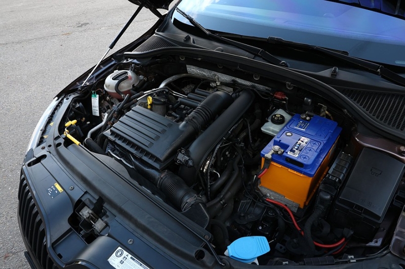 Skoda Octavia A7 с пробегом: ржавые пороги, дыры в дверях и комфортный салон из пластика