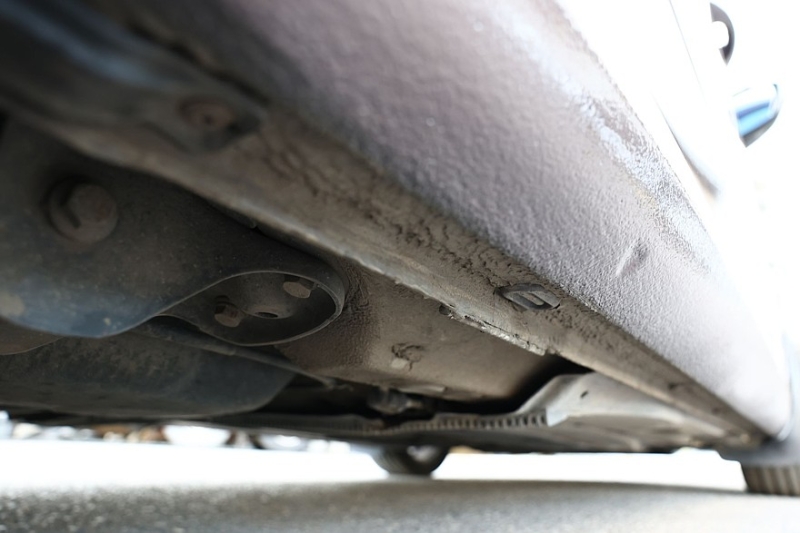 Skoda Octavia A7 с пробегом: ржавые пороги, дыры в дверях и комфортный салон из пластика