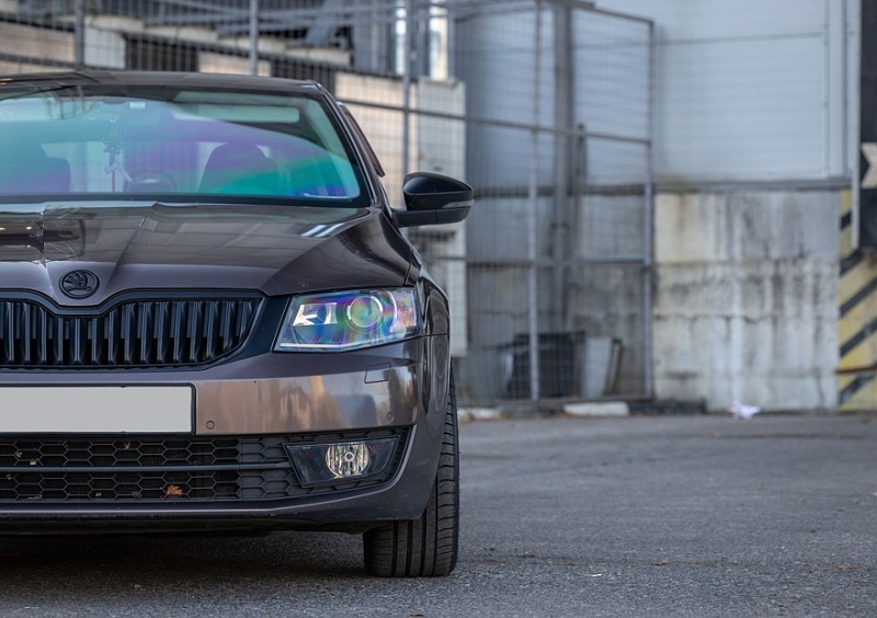 Skoda Octavia A7 с пробегом: ржавые пороги, дыры в дверях и комфортный салон из пластика