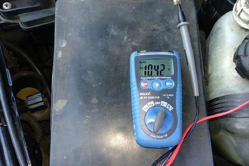 Сладкая ложь и горькая правда: почему врет и как починить указатель уровня топлива