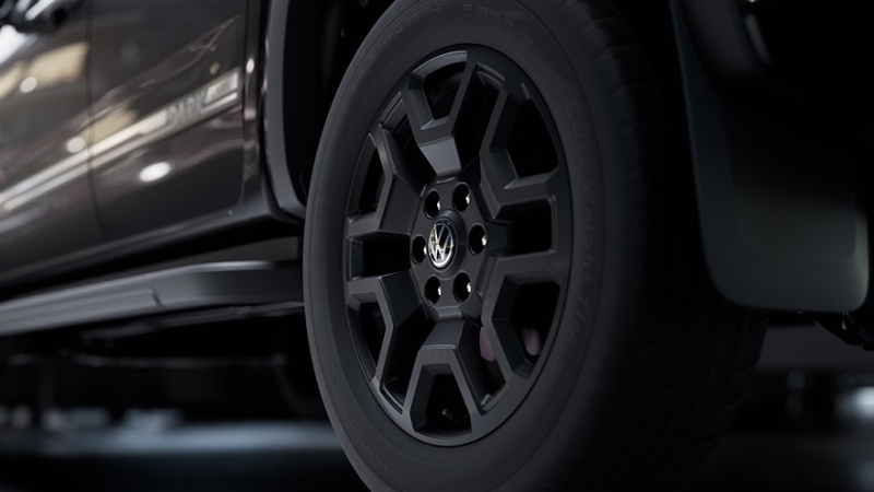 В линейку Volkswagen Amarok вернулась версия Dark Label