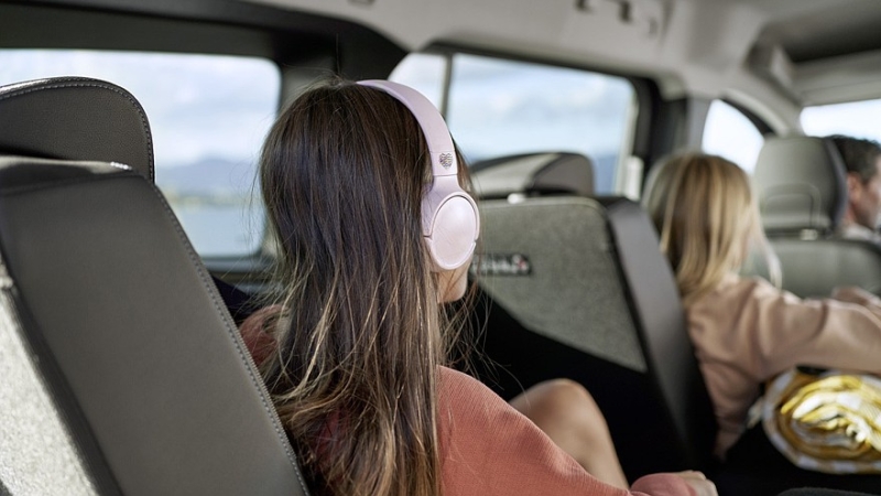 Близнец Renault Grand Kangoo: дебютировал семиместный «каблучок» Nissan Townstar Evalia