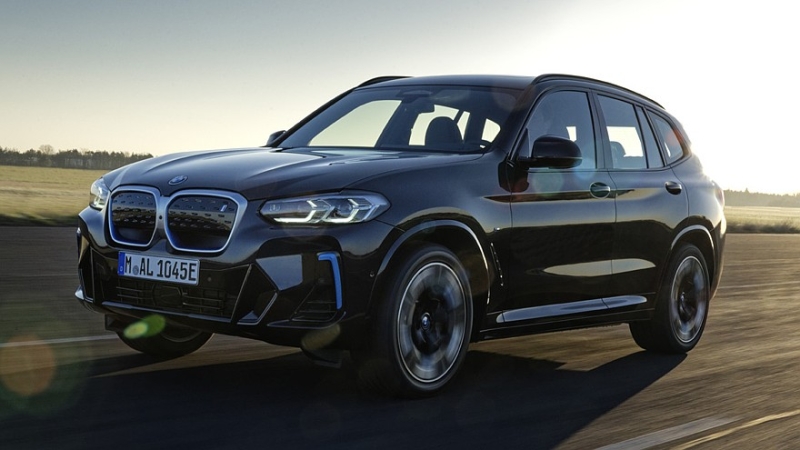 BMW опубликовала тизер интерьера нового кроссовера. Вероятно, это iX3 следующего поколения