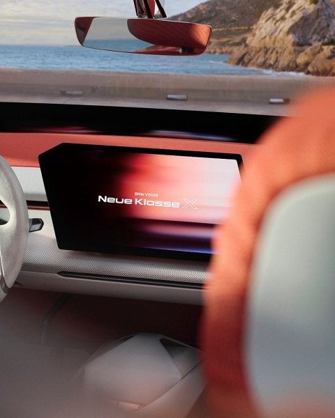 BMW опубликовала тизер интерьера нового кроссовера. Вероятно, это iX3 следующего поколения