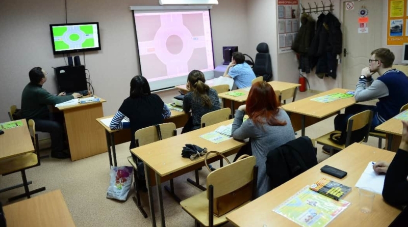 Экзамены в ГИБДД без стресса: секреты подготовки водителей в Мосавтошколе