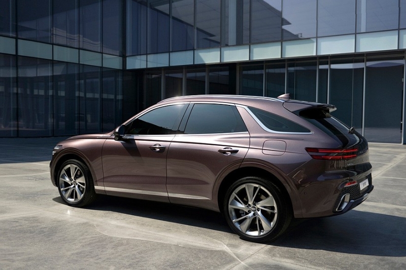 Кроссовер Genesis GV70 после рестайлинга изменился внутри заметнее, чем снаружи