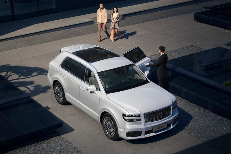 Леворульный кроссовер Toyota Century: новые официальные изображения и подробности