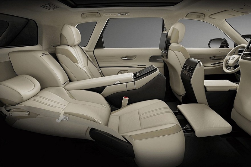 Леворульный кроссовер Toyota Century: новые официальные изображения и подробности