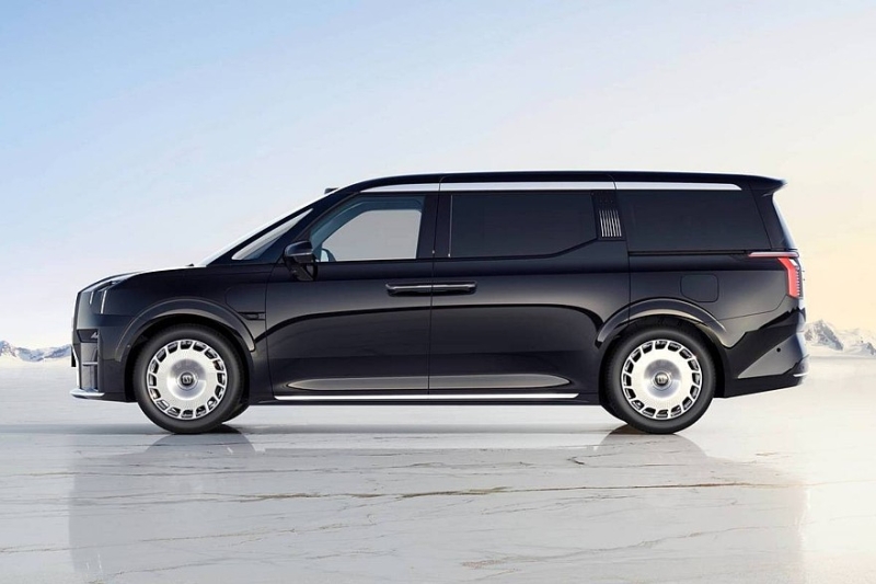 Минивэн Zeekr 009 от Geely получил мощную VIP-версию с салоном на четверых и телевизором