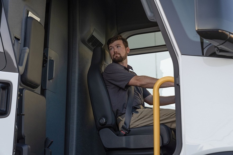 Не Амазоном единым: Rivian запустил свои электрические фургоны в широкую продажу