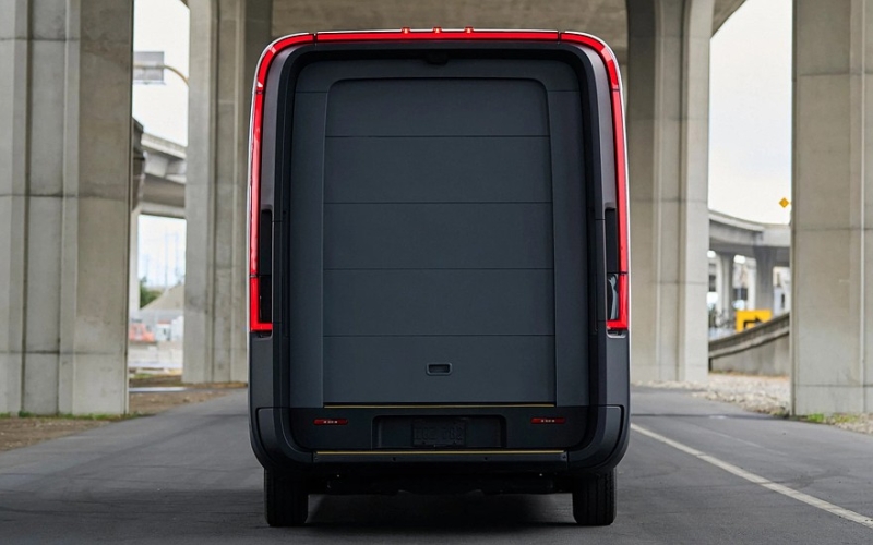 Не Амазоном единым: Rivian запустил свои электрические фургоны в широкую продажу