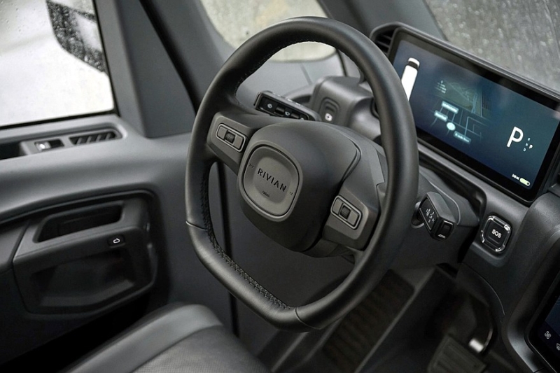 Не Амазоном единым: Rivian запустил свои электрические фургоны в широкую продажу