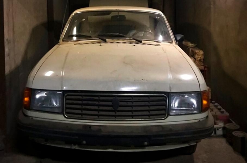 Новую «Волгу» забыли в гараже на 30 лет и теперь продают в Москве