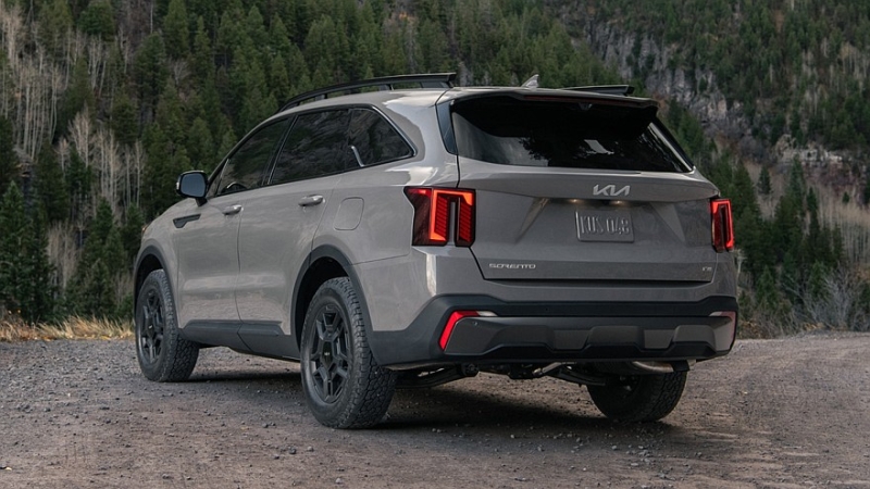 Обновлённый кроссовер Kia Sorento: теперь и внедорожный вариант X-Pro