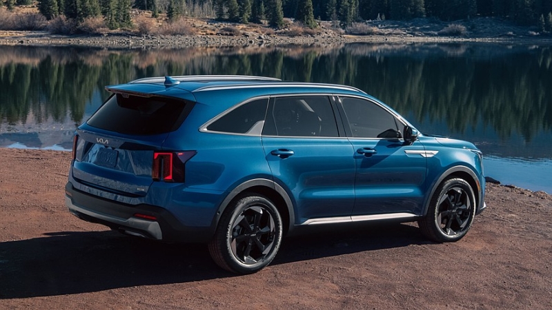 Обновлённый кроссовер Kia Sorento: теперь и внедорожный вариант X-Pro