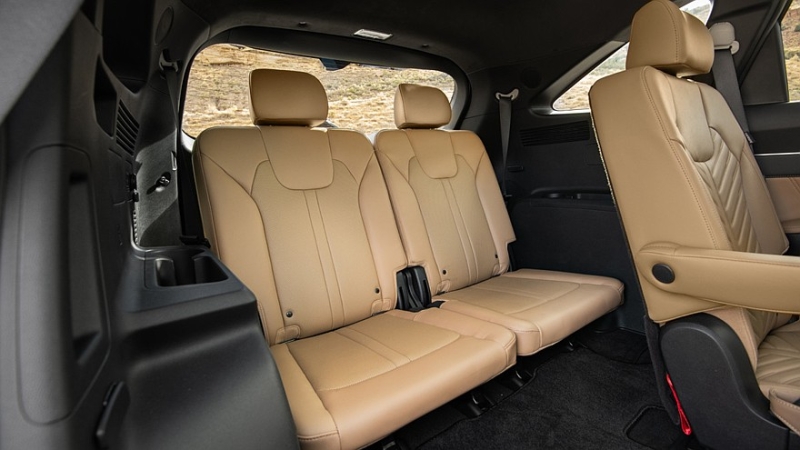 Обновлённый кроссовер Kia Sorento: теперь и внедорожный вариант X-Pro