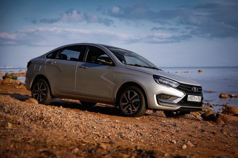 Раскрыта дата начала продаж Lada Vesta с мотором 1.8 и вариатором