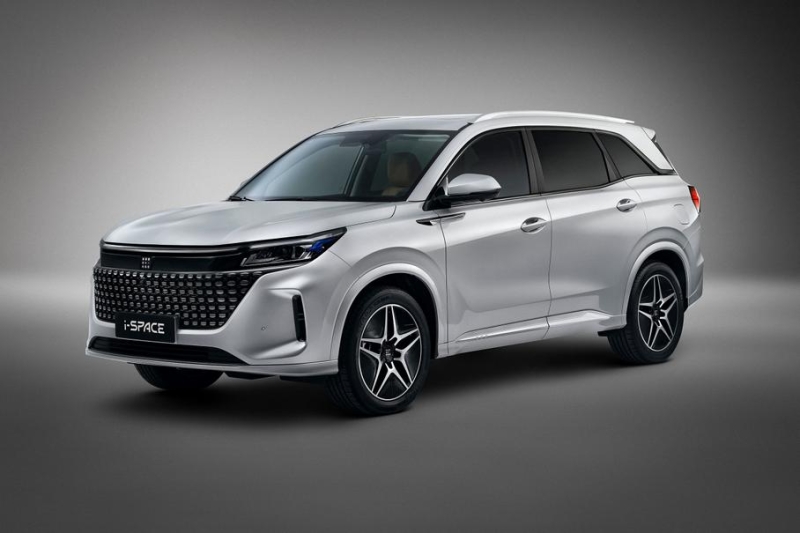 Стало известно, сколько стоит трехрядный гибрид Evolute i-Space